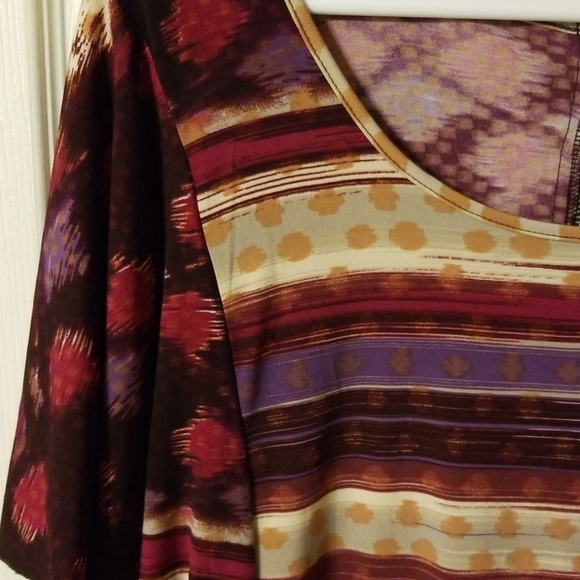 Top - Picture 2 of 2